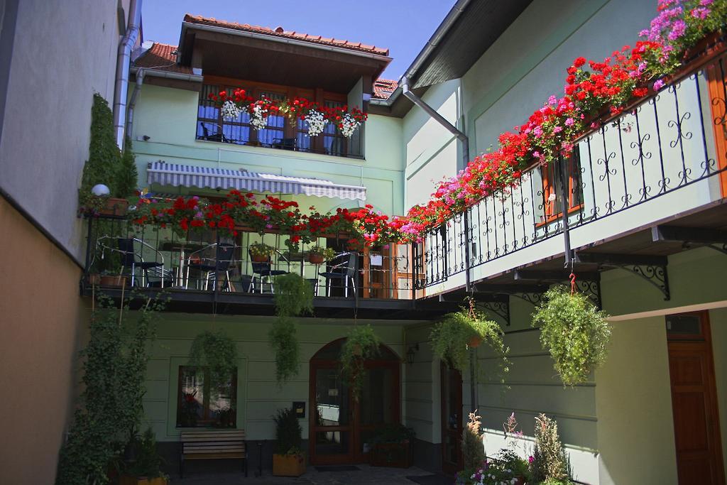 Boutique Penzion Slovenska - Penzion Bella Sicilia Prešov Eksteriør bilde